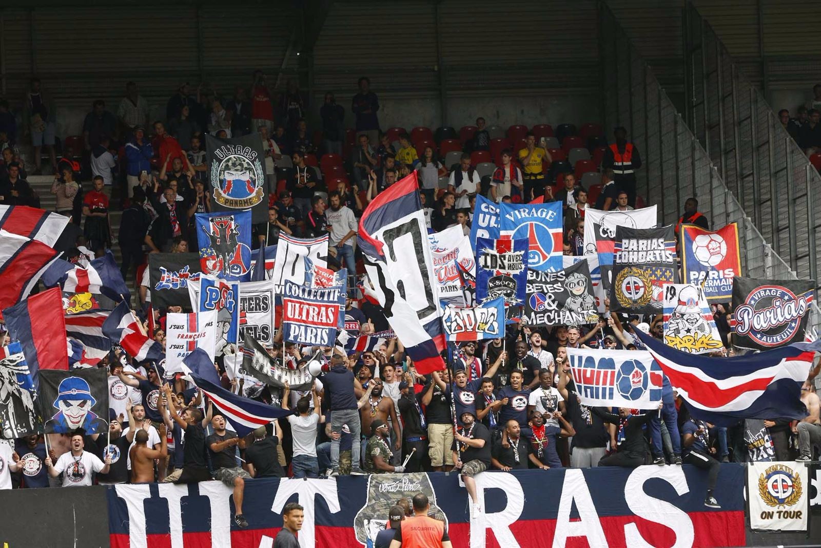 海雅百货楼宇保洁